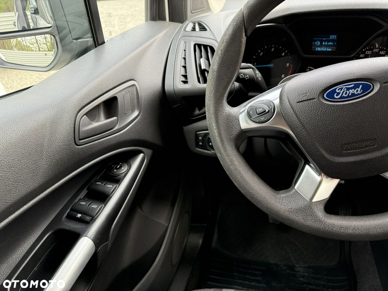 Ford Transit Connect - 17