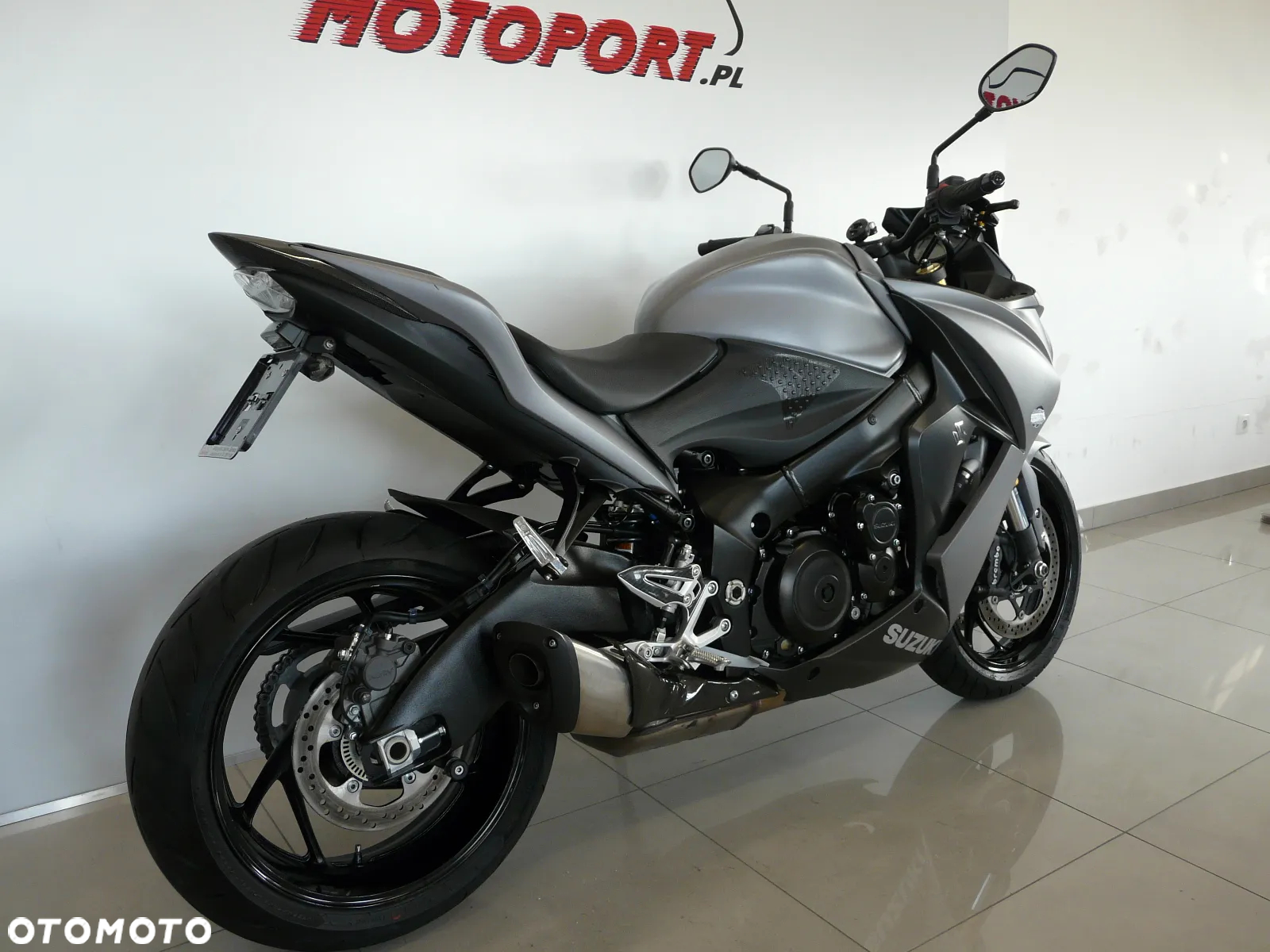 Suzuki GSX 1000 - 19