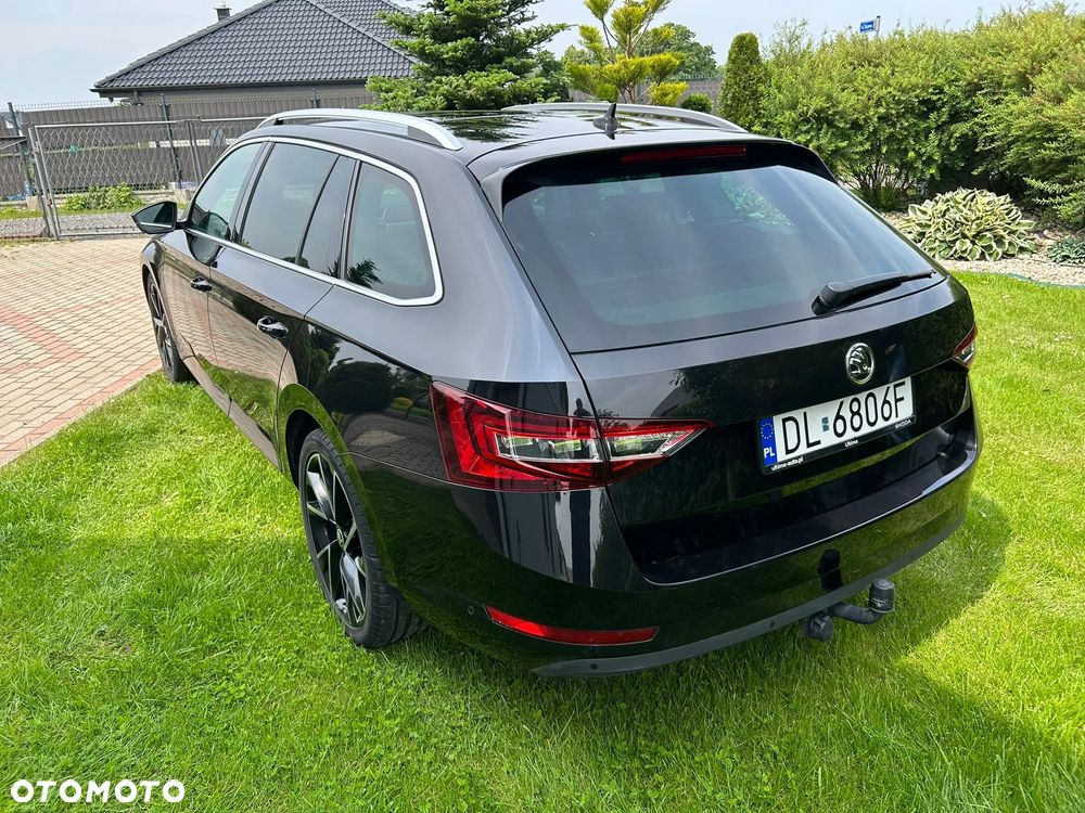 Skoda Superb 2.0 TDI Premium Edition - 6