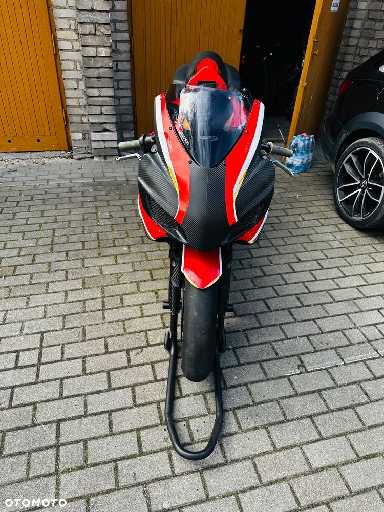Suzuki GSX-R - 2