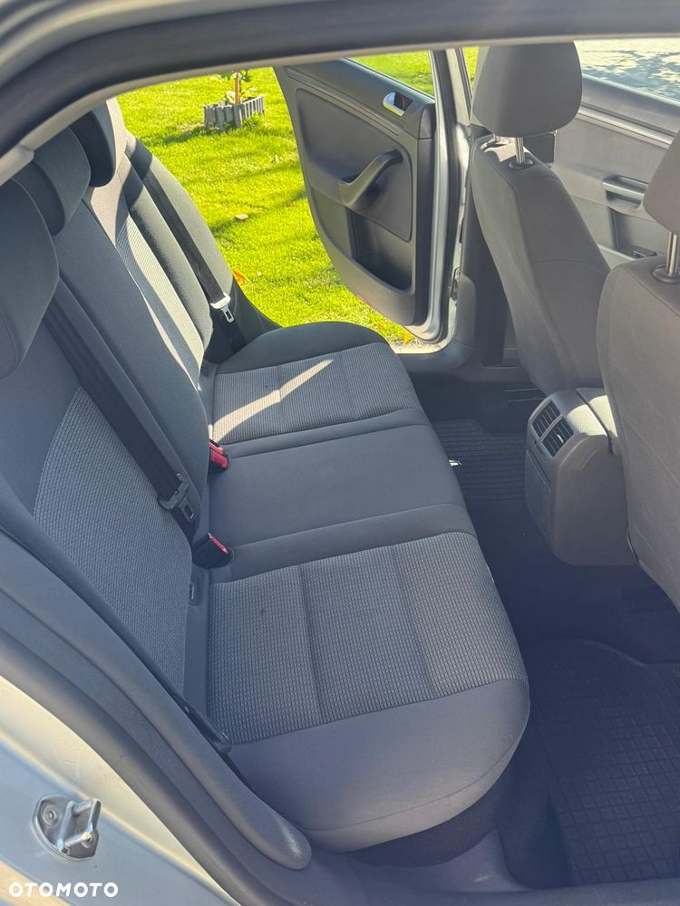 Volkswagen Jetta 1.9 TDI Trendline - 7