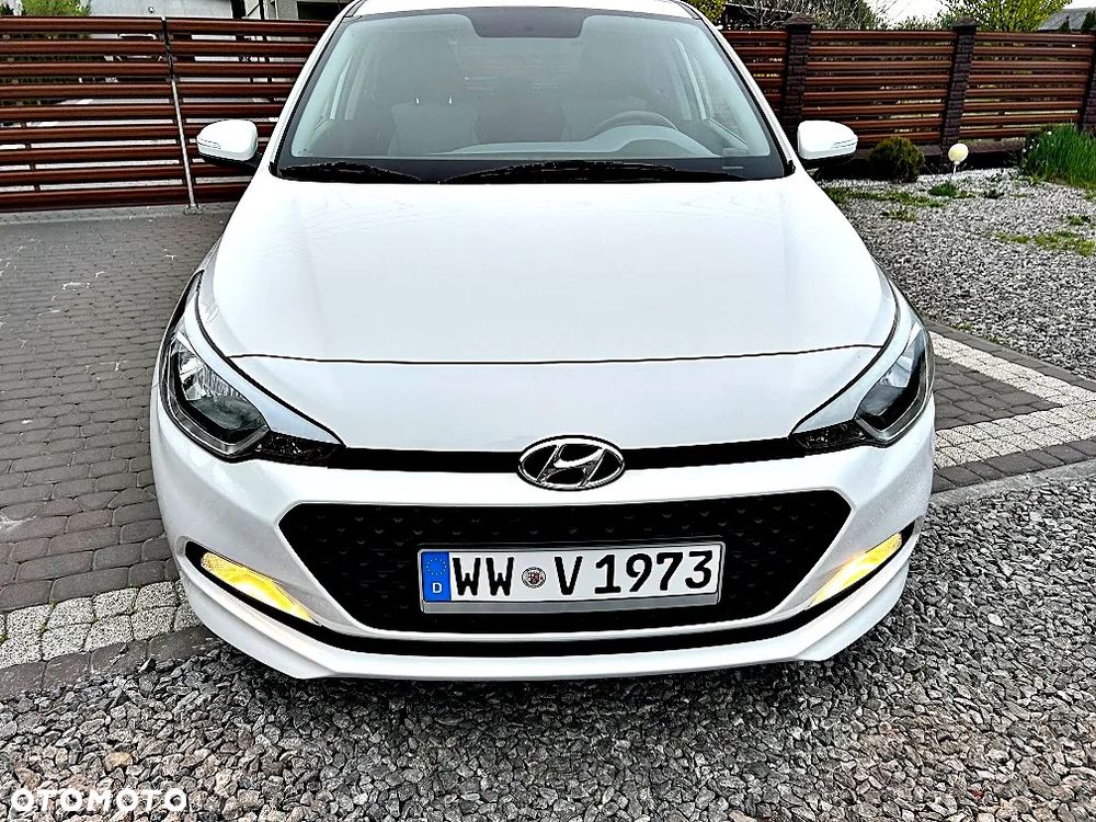 Hyundai i20 blue 1.2 YES Gold - 10