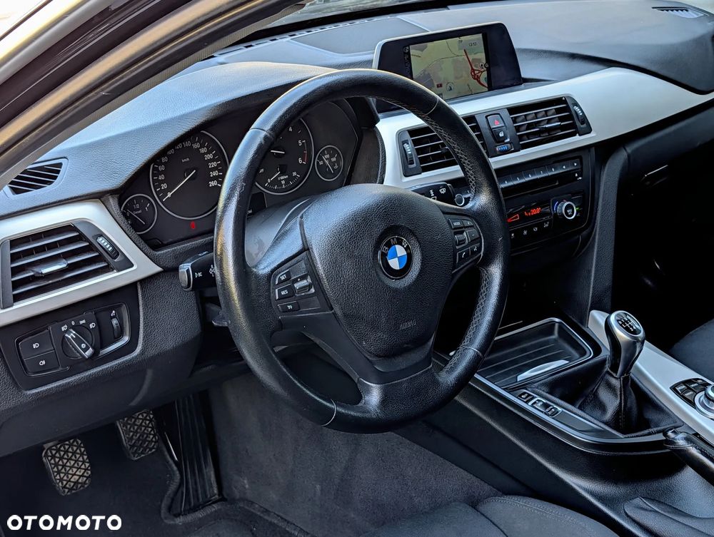 BMW Seria 3 320d Efficient Dynamics EU6 - 14