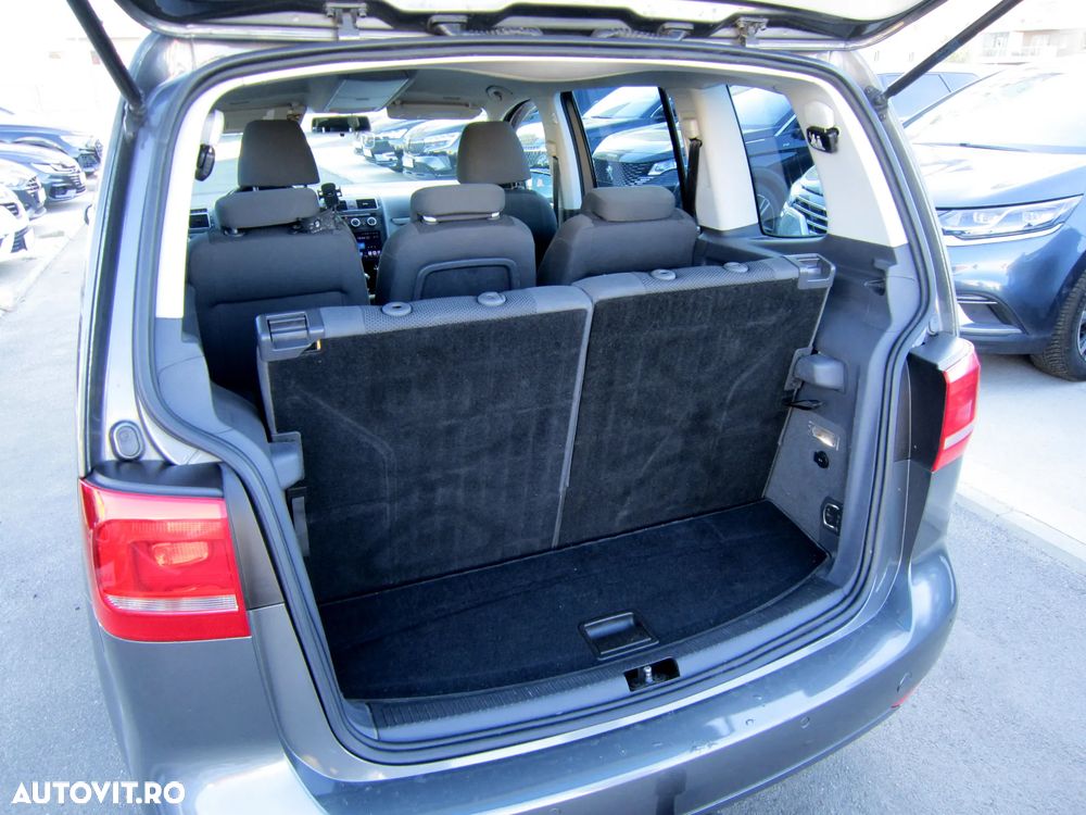 Volkswagen Touran 1.6 TDI DPF BlueMotion Technology Comfortline - 9