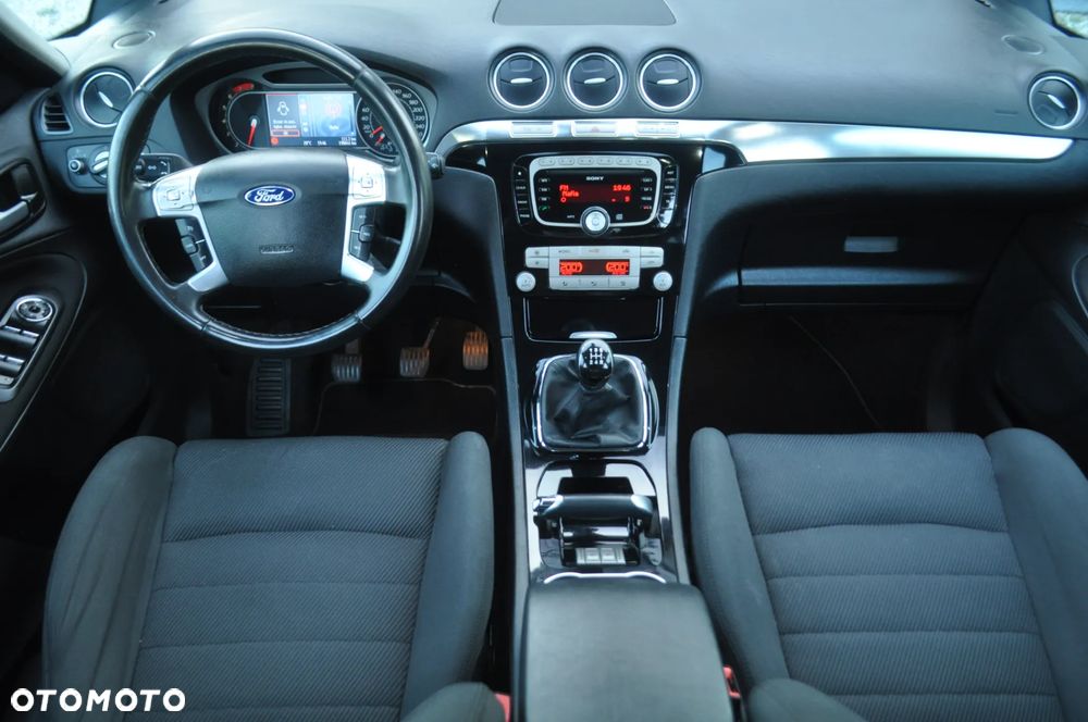 Ford S-Max 2.0 Titanium - 24