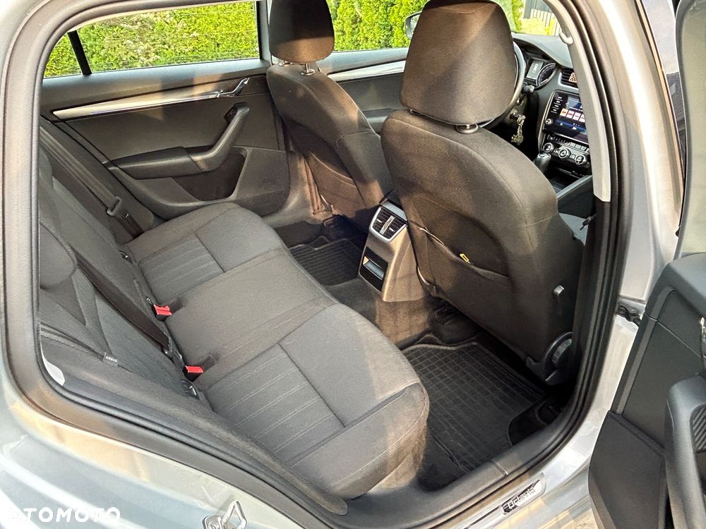 Skoda Octavia 2.0 TDI (Green tec) DSG Ambition - 11