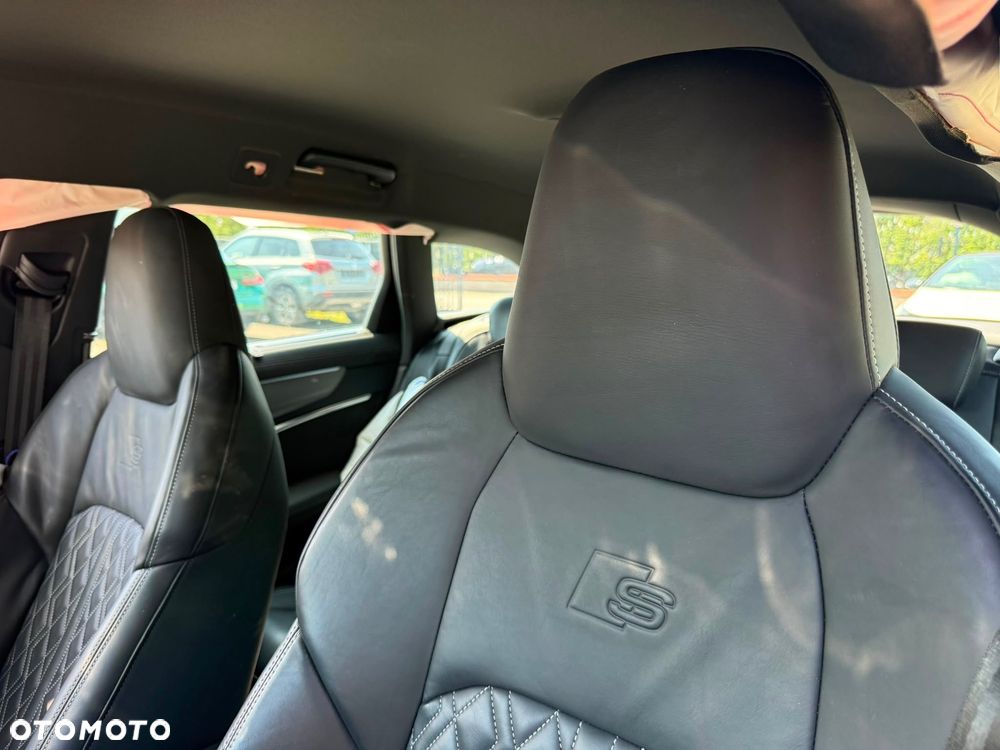 Audi A6 Avant 55 TFSI e quattro S tronic S line - 27