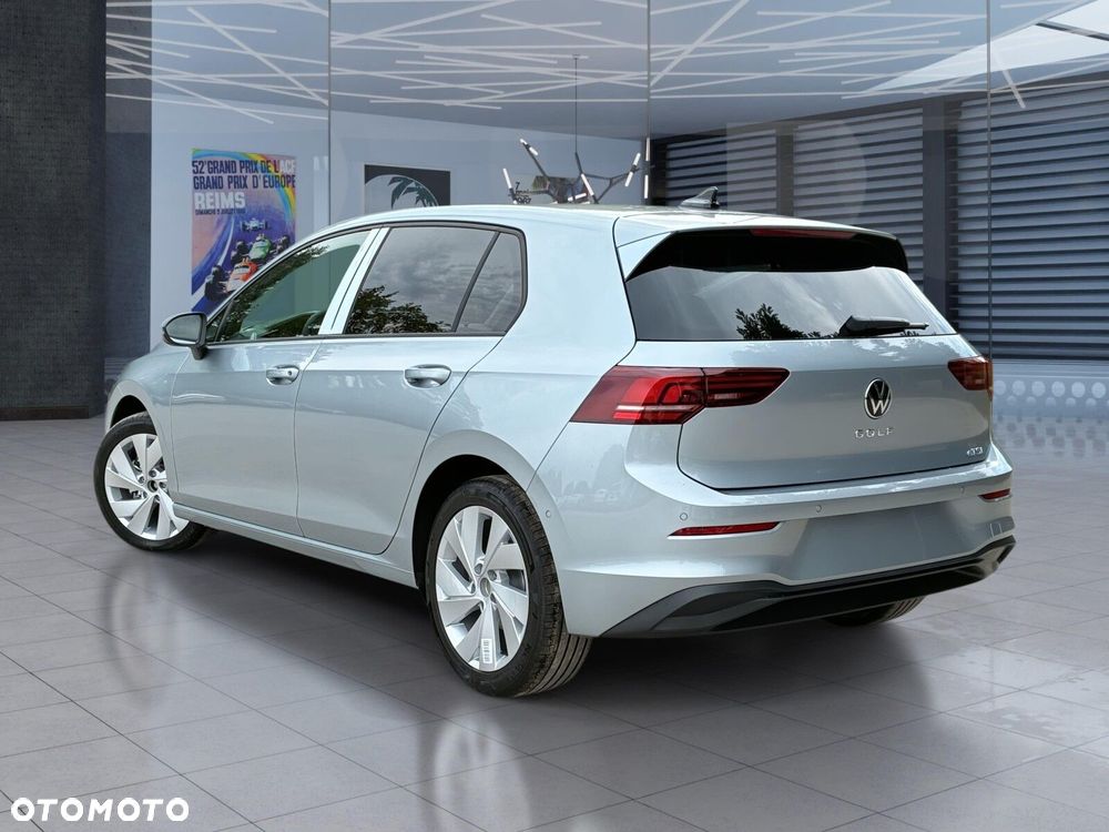 Volkswagen Golf - 11