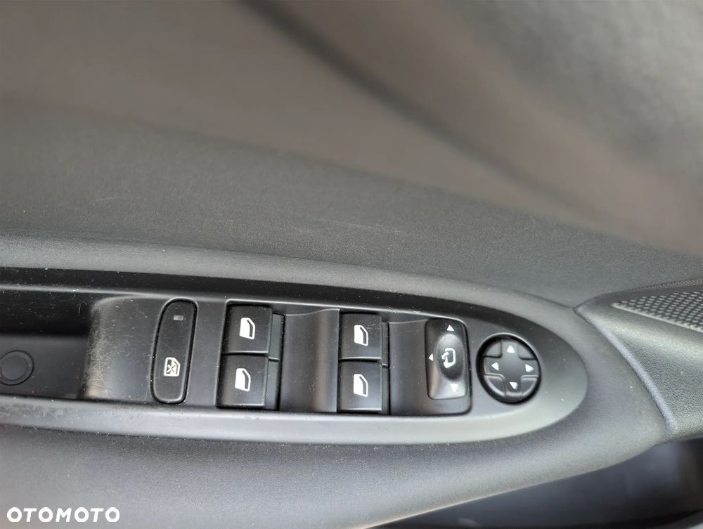 Citroën C4 BlueHDi 100 Stop&Start 86g Selection - 13