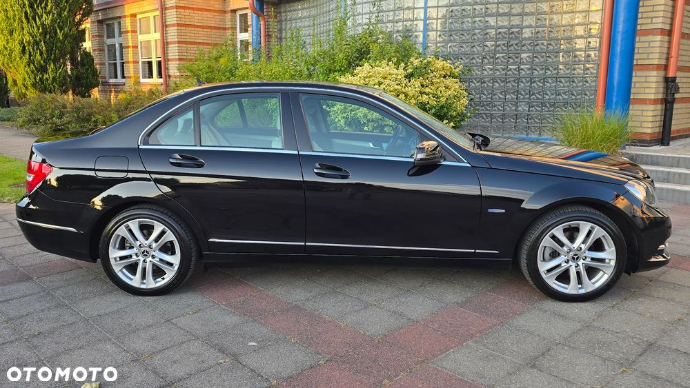 Mercedes-Benz Klasa C 180 BlueEFFICIENCY Avantgarde - 8
