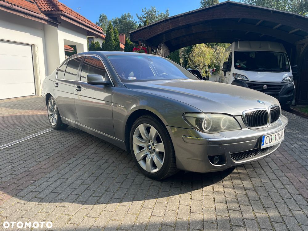 BMW Seria 7 750i - 2