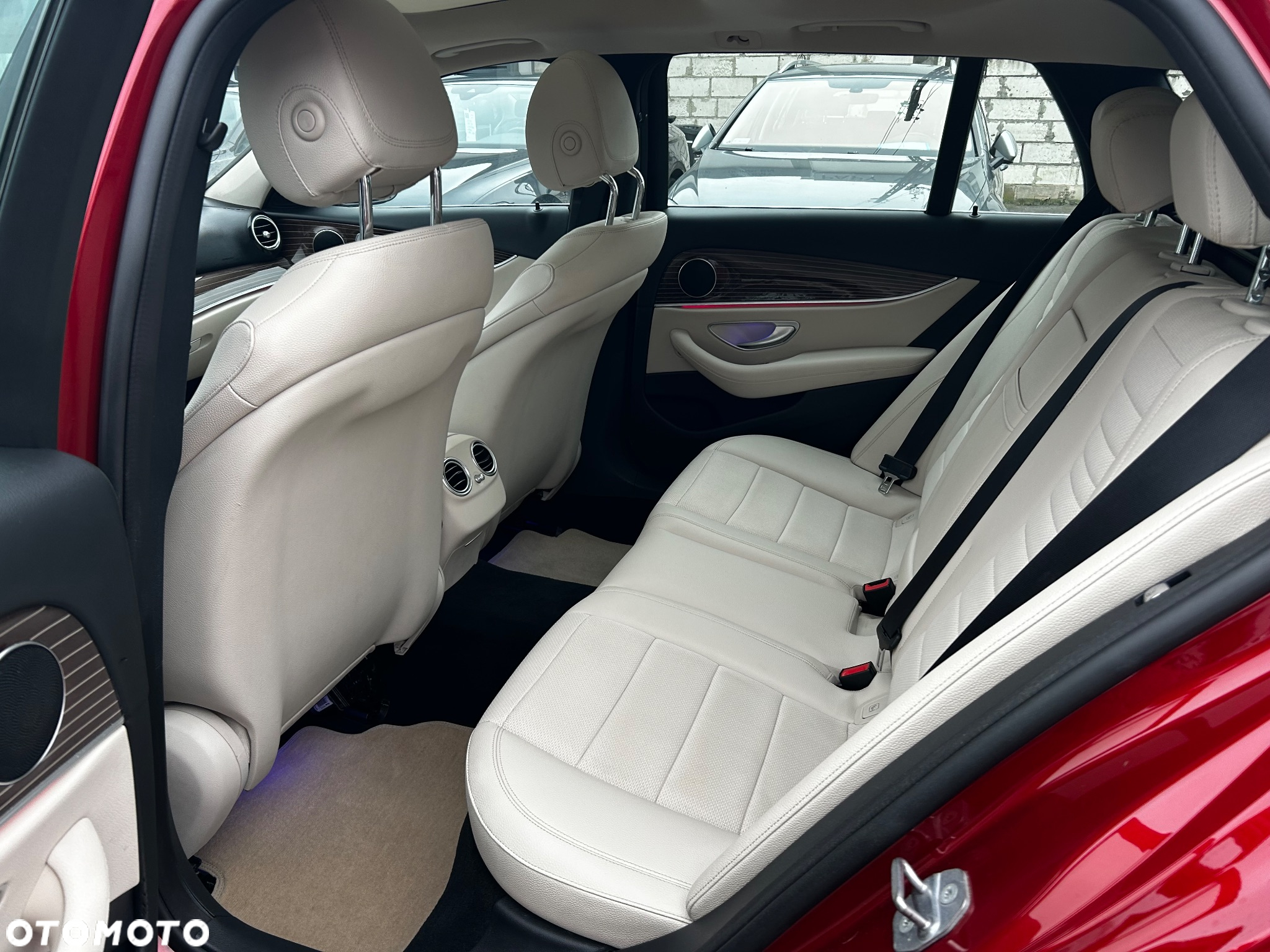 Mercedes-Benz Klasa E 220 d 4Matic 9G-TRONIC Avantgarde - 24
