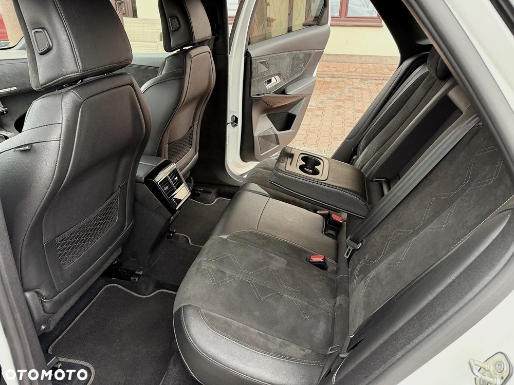 DS Automobiles DS 7 Crossback 1.6 PureTech Performance Line + - 28