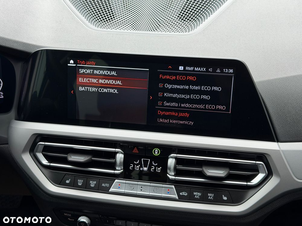 BMW Seria 3 320e Sport Line - 24
