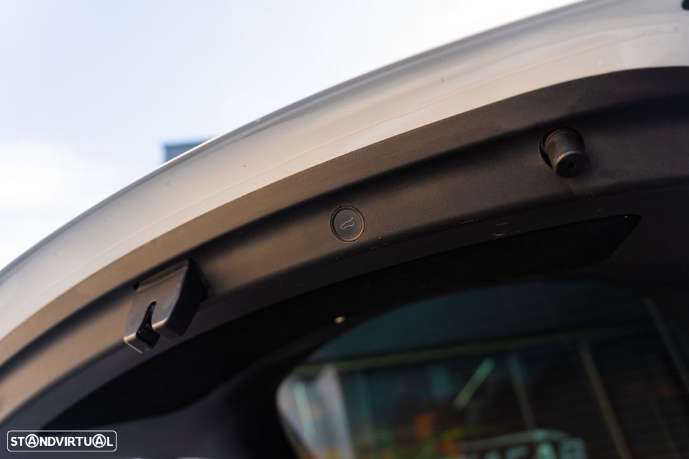 Tesla Model Y RWD - 24