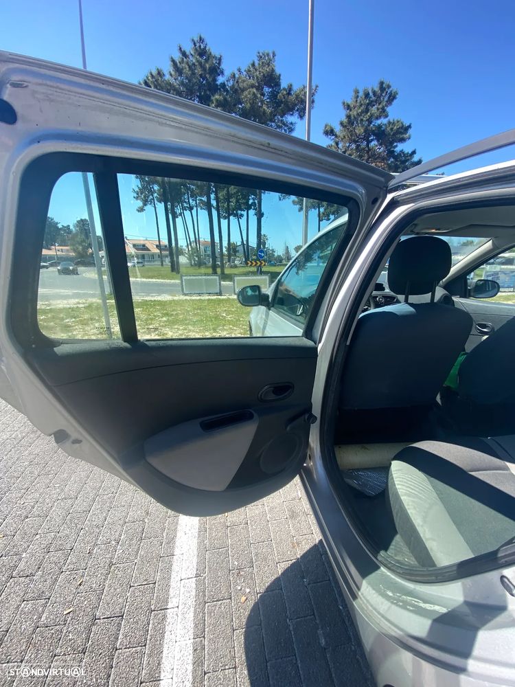 Renault Clio Sport Tourer - 8