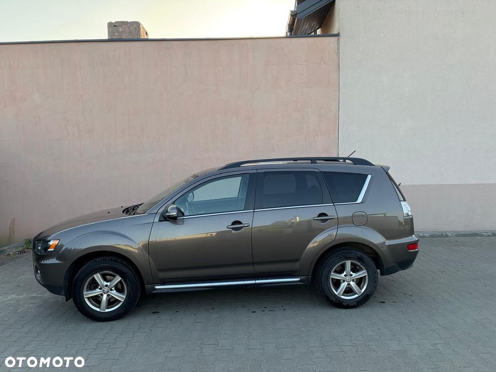 Mitsubishi Outlander 2.0 Intense 2WD EU5 - 3