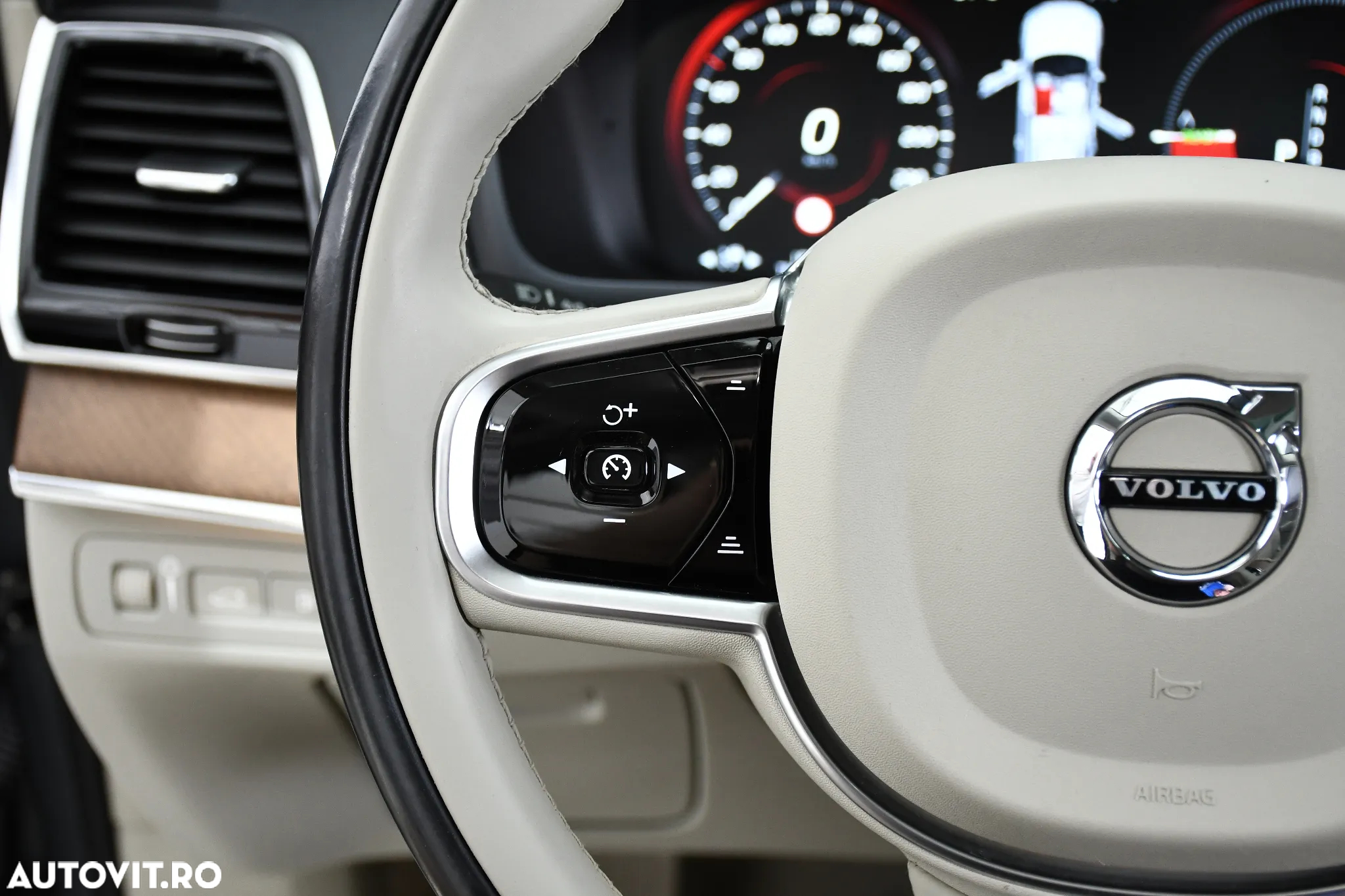 Volvo XC 90 T8 AWD Twin Engine Geartronic Inscription - 40