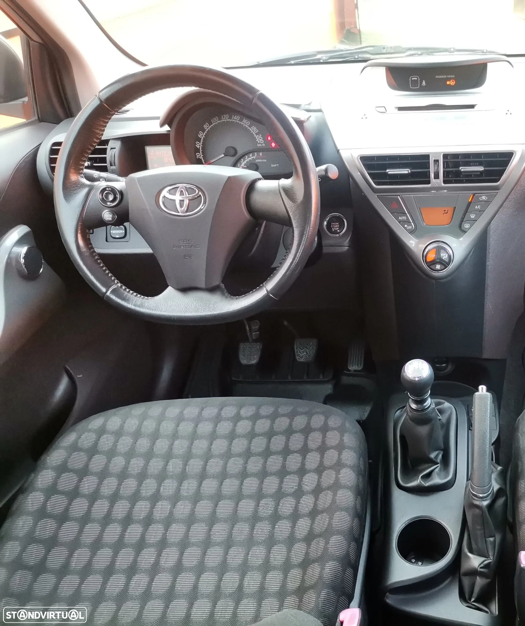 Toyota iQ 1.4 D-4D + - 6