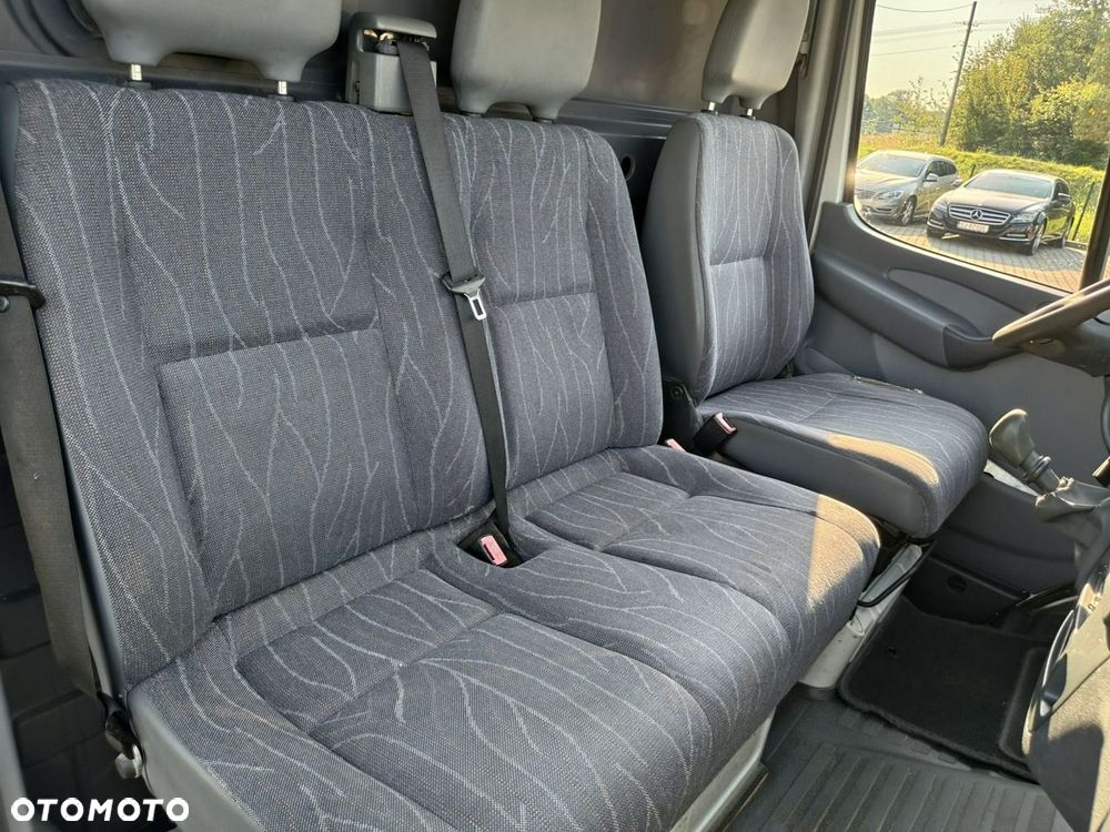 Mercedes-Benz Sprinter - 14