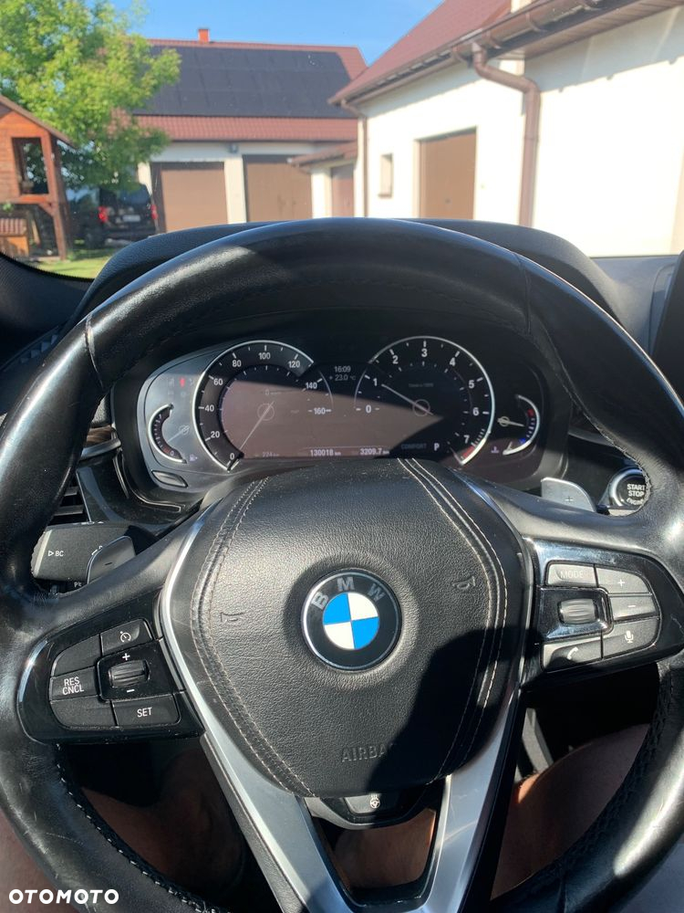 BMW Seria 5 530i xDrive Sport Line sport - 27