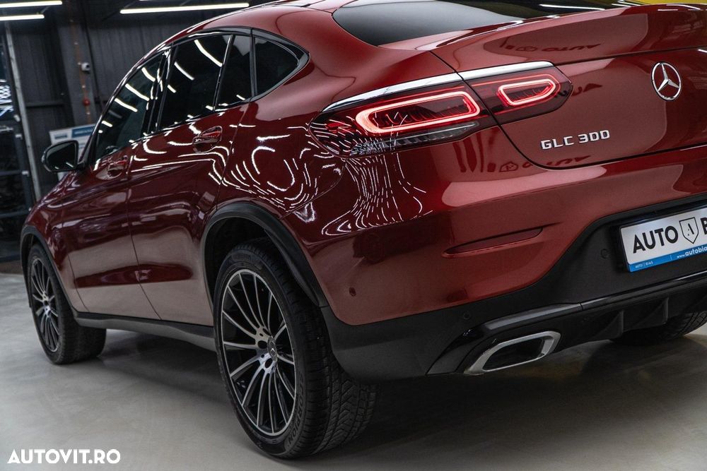 Mercedes-Benz GLC Coupe 300 4Matic 9G-TRONIC AMG Line Plus - 31