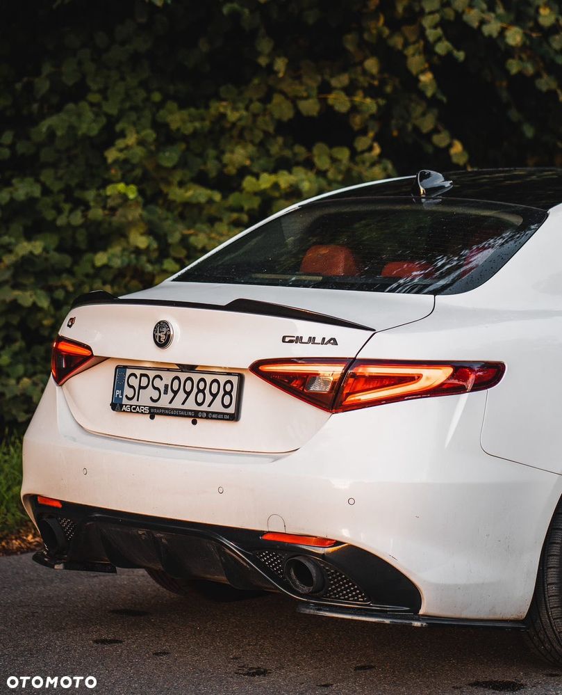 Alfa Romeo Giulia 2.0 Turbo 16V AT8-Q4 Ti - 9