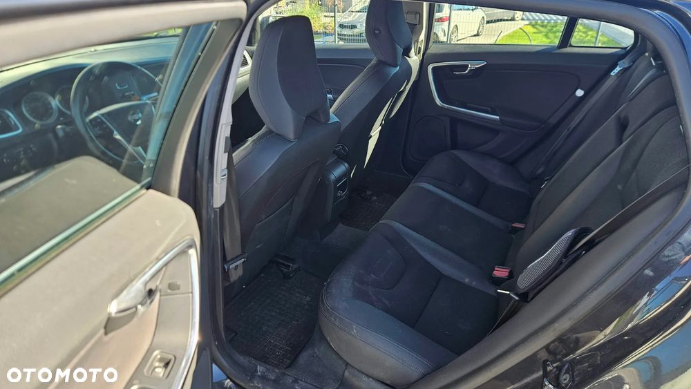 Volvo V60 D3 Geartronic Momentum - 18