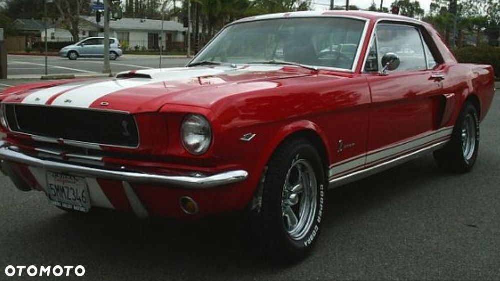 Ford Mustang - 4