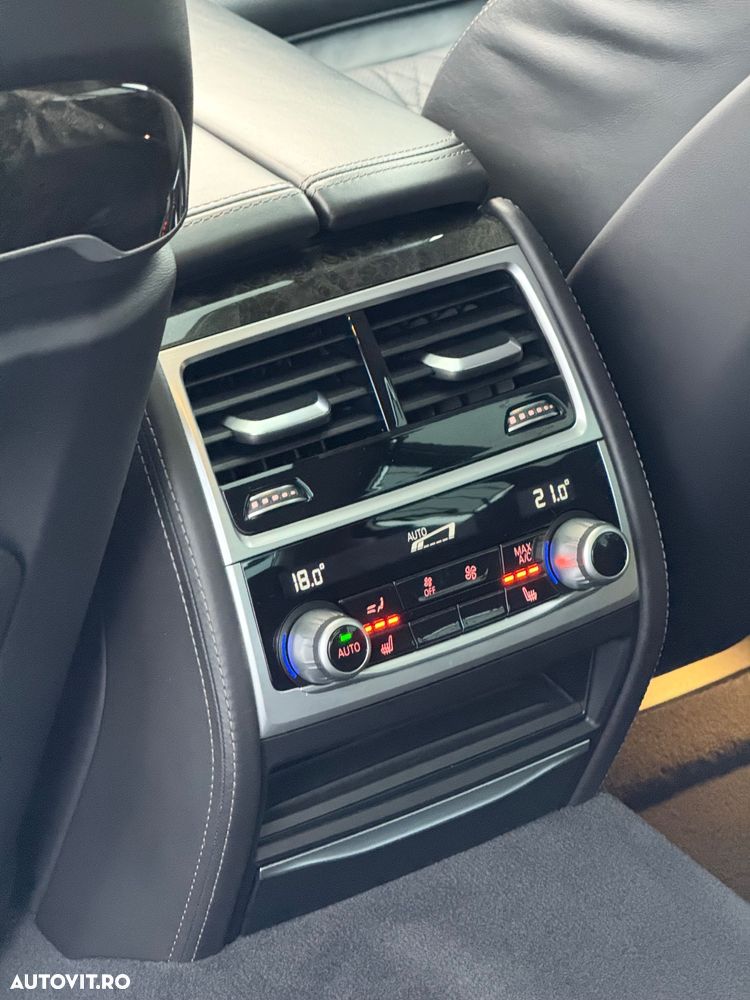 BMW Seria 7 730Ld xDrive MHEV - 21