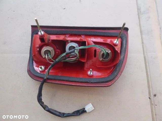 LAMPA LEWY TYŁ LEWA TYLNA TOYOTA RAV4 II - 5