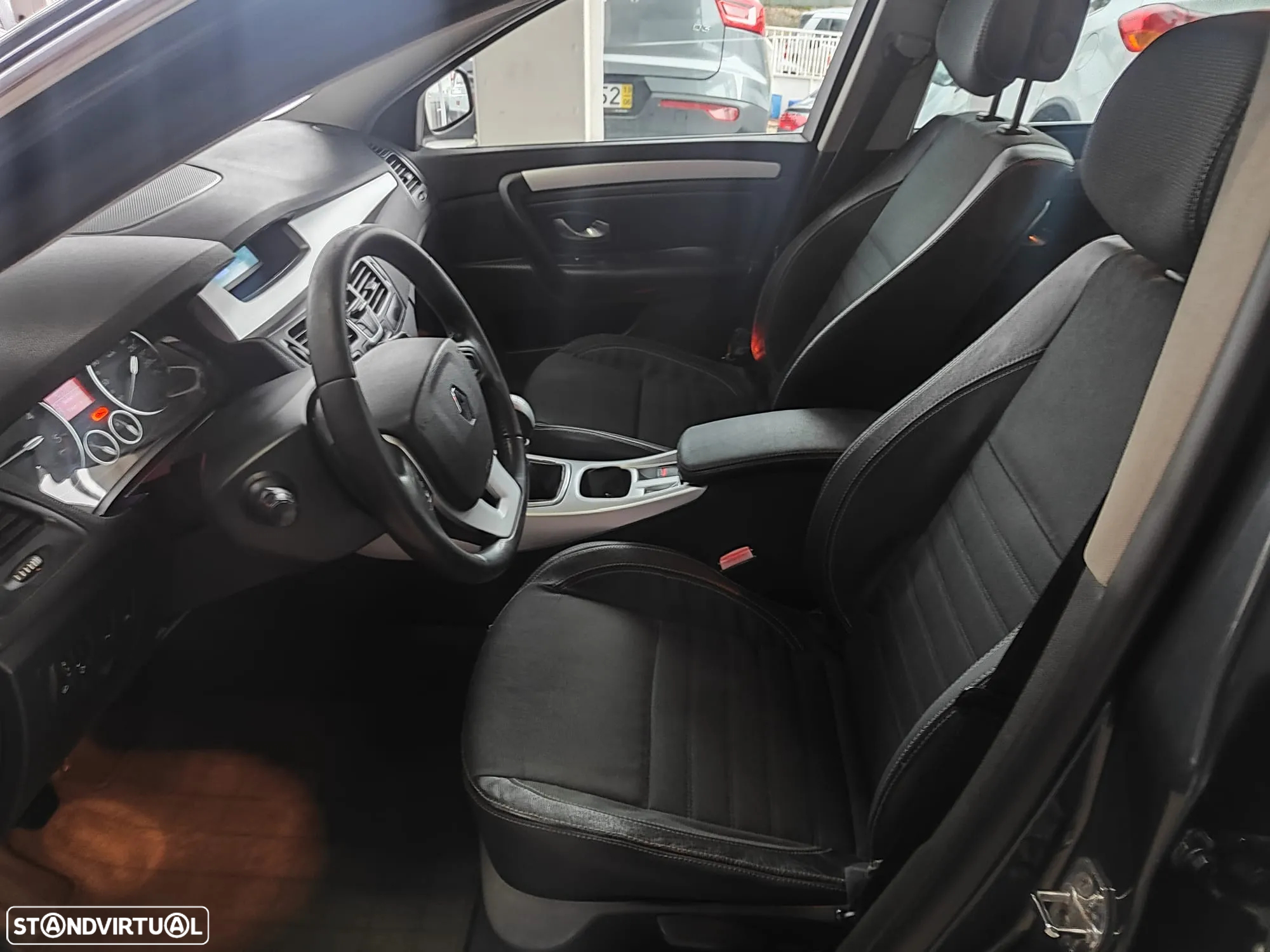 Renault Laguna Break 1.5 dCi Dynamique S - 12