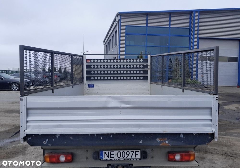 Mitsubishi Fuso Center - 5
