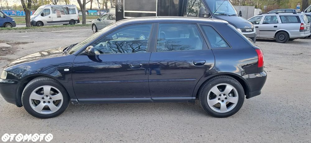 Audi A3 Sportback 1.6 Ambition - 4