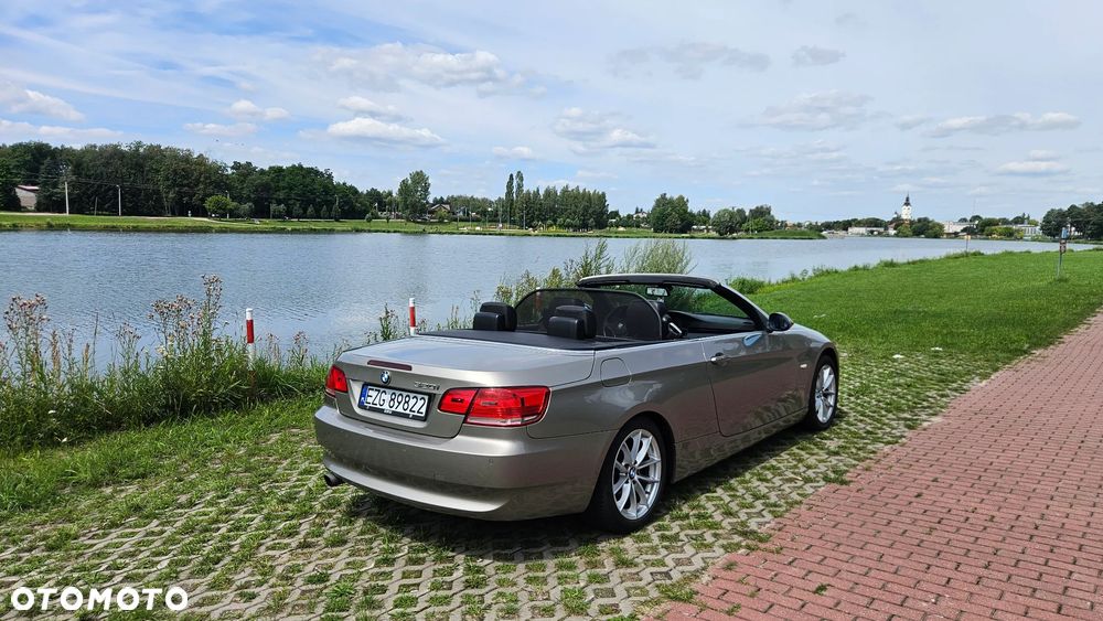 BMW Seria 3 320i - 3