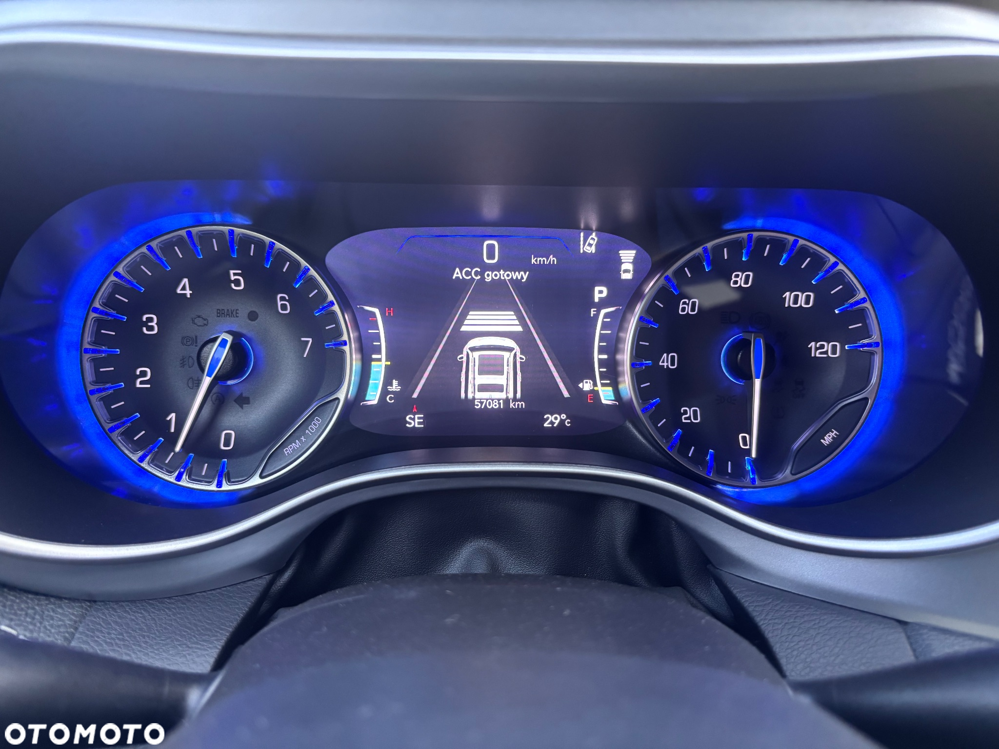 Chrysler Pacifica - 35