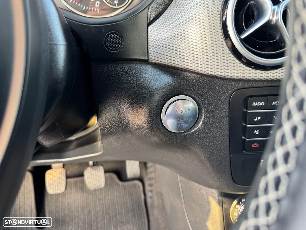 Mercedes-Benz B 180 d Urban - 21