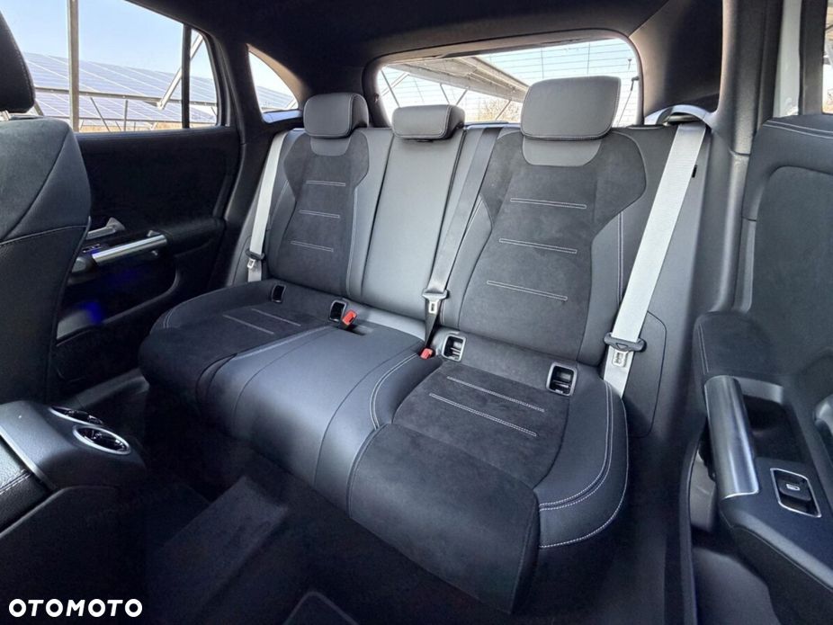 Mercedes-Benz GLA 200 AMG Line - 14