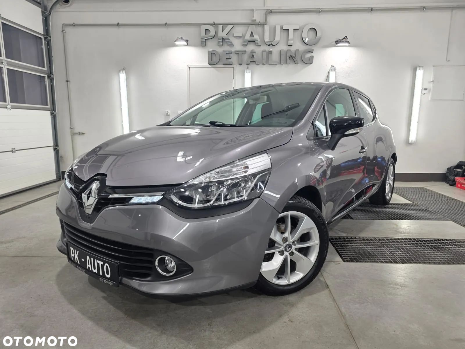 Renault Clio 1.2 16V 75 LIMITED - 1