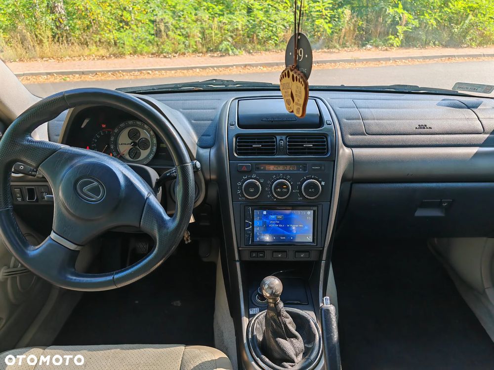 Lexus IS - 20