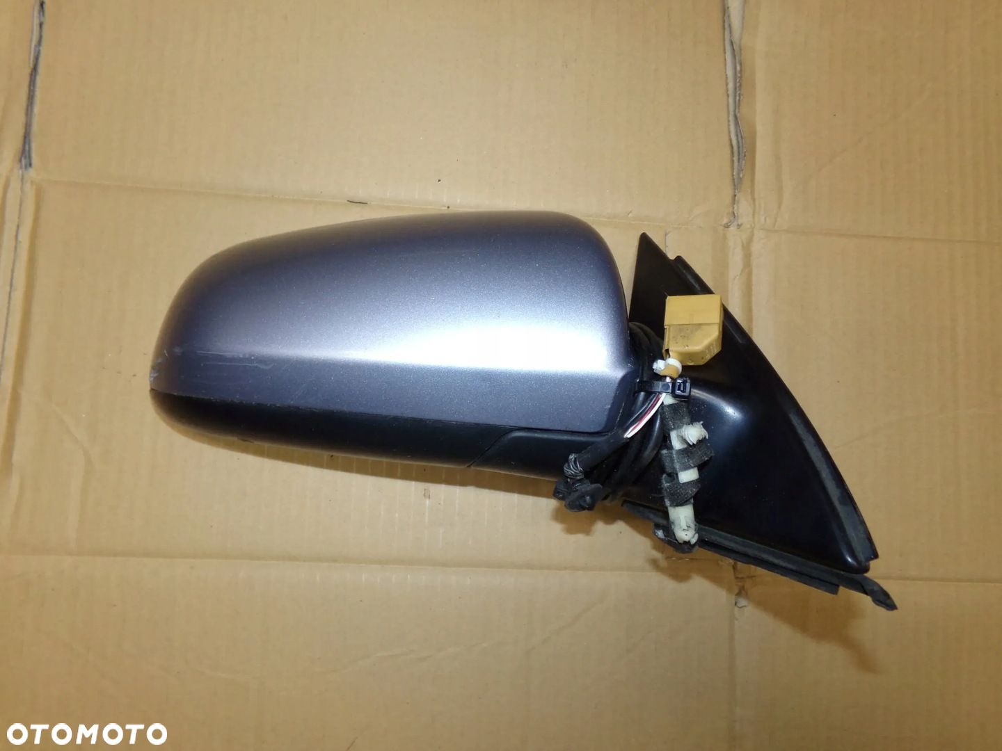 LUSTERKO PRAWE 5 PIN LY7H AUDI A4 B6 - 1