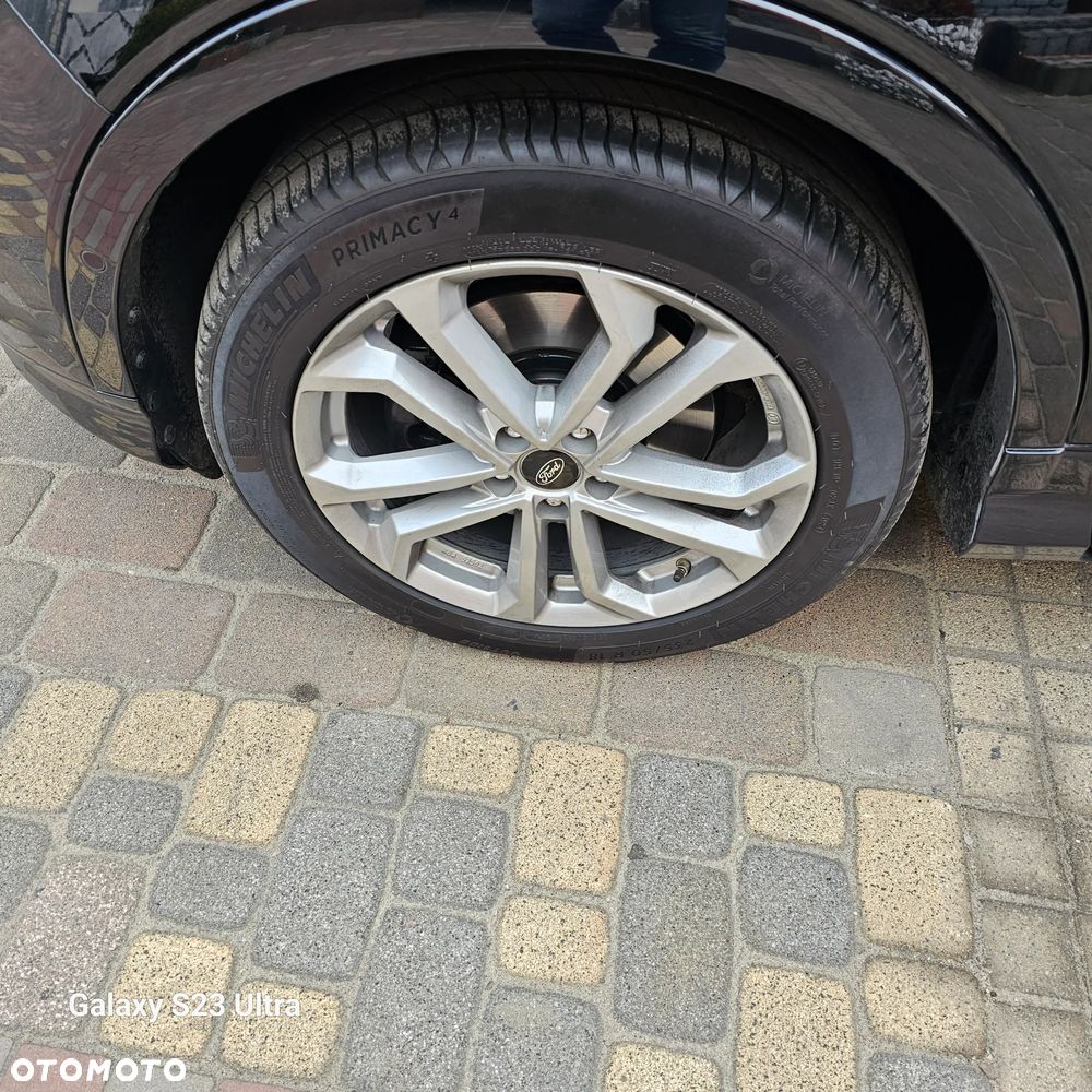 Ford Kuga 2.0 TDCi 4x4 Vignale - 29