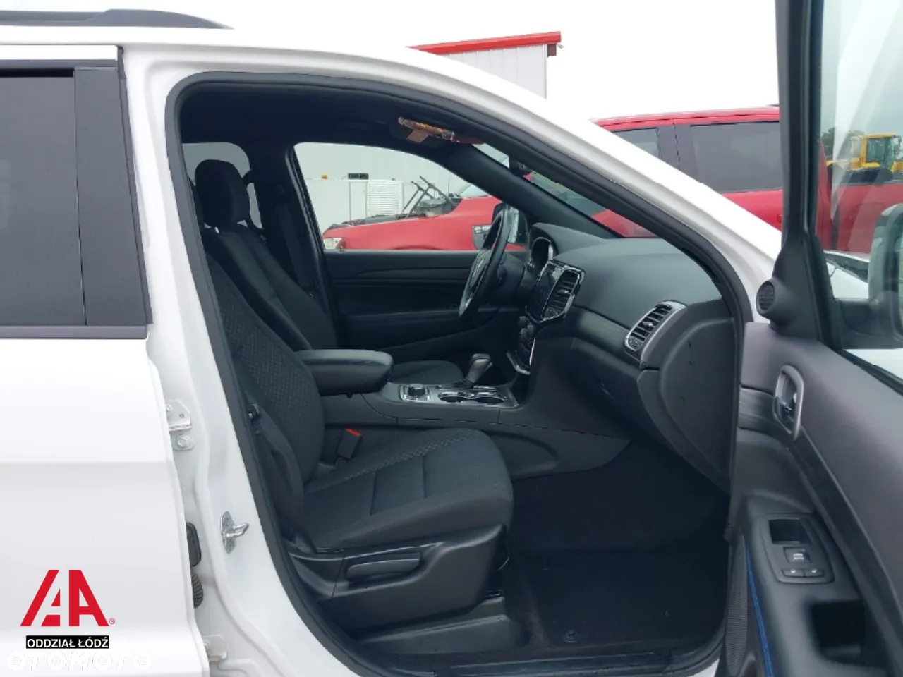 Jeep Grand Cherokee - 8