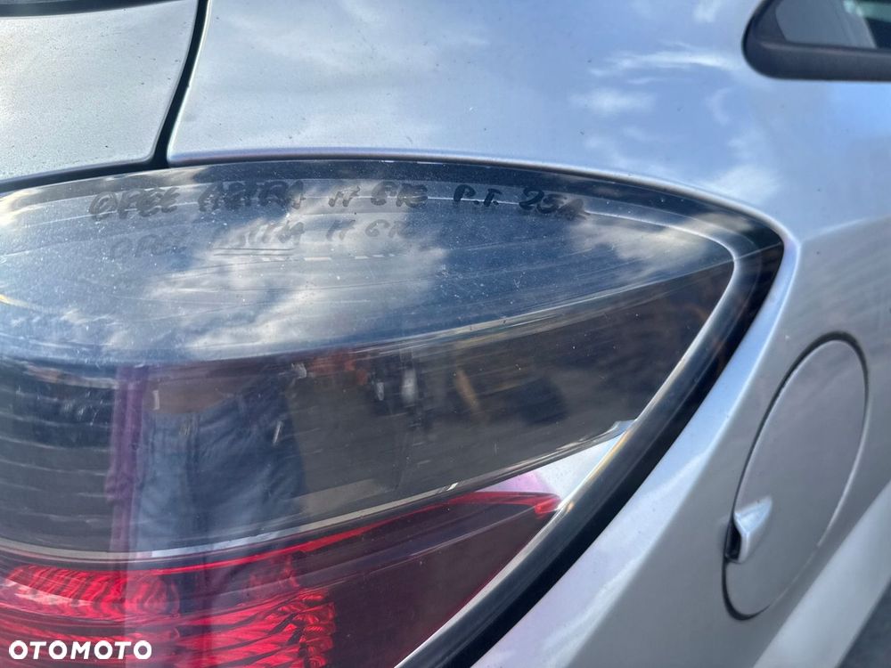 OPEL ASTRA H GTC LAMPA PRAWA TYLNA PRAWY TYŁ - 12