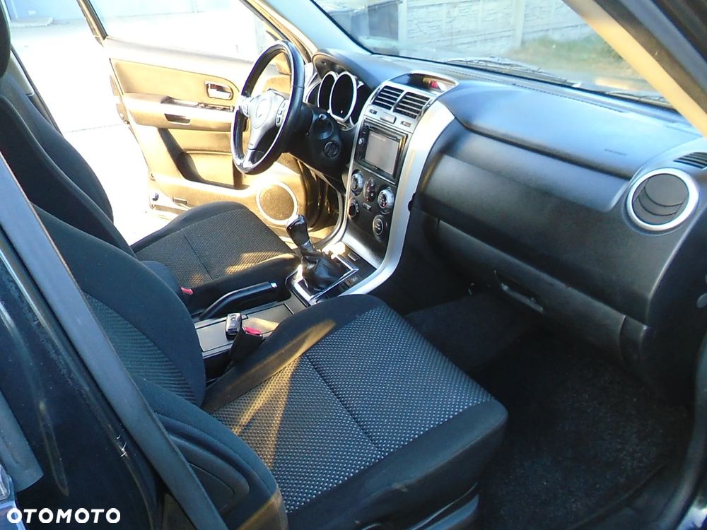 Suzuki Grand Vitara 2.0 Comfort - 11