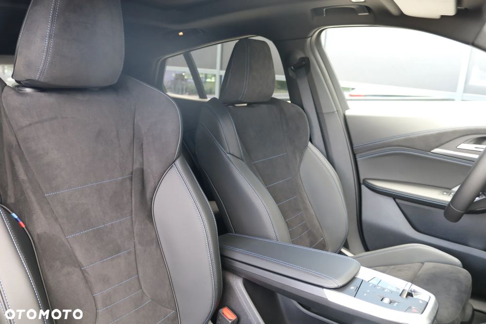 BMW iX2 eDrive20 66.5kWh M Sport Edition - 25