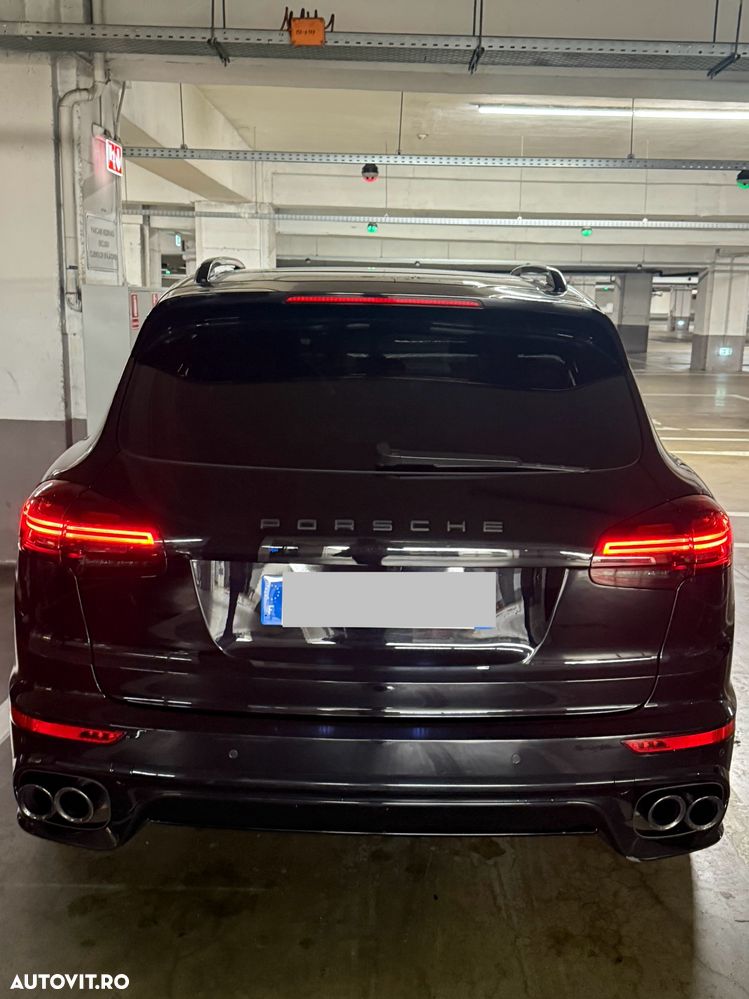 Porsche Cayenne - 5