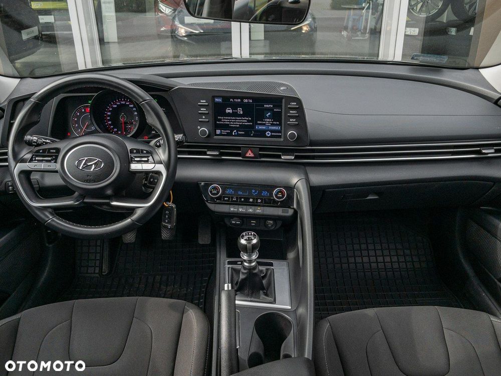 Hyundai Elantra - 3