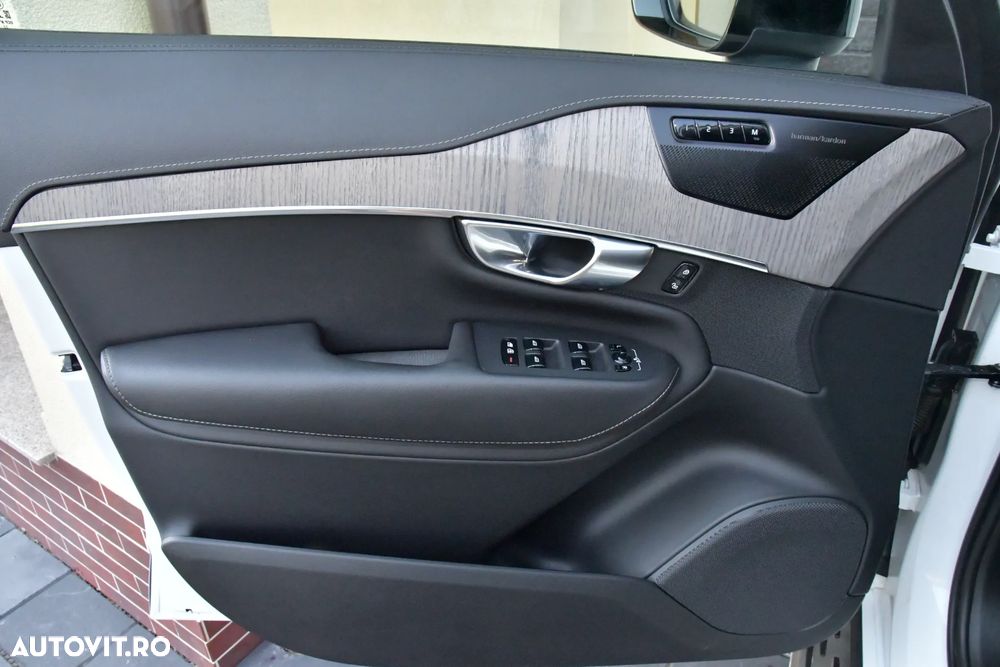 Volvo XC 90 B5 D AWD Ultimate Dark - 26