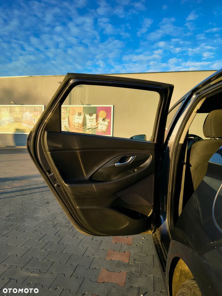 Hyundai i30 1.4 Comfort - 14